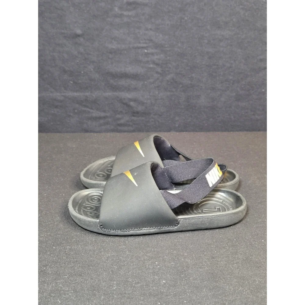 Nike Kawa Slide Black Gold Kids Sandals Elastic Heel Strap BV1094-003 Size 10C